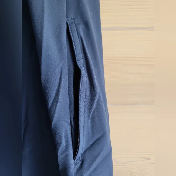 NWT FourLaps Vitality Athleisure Sport Dress Built-in Shorts Midnight Blue Small - Picture 4 of 13